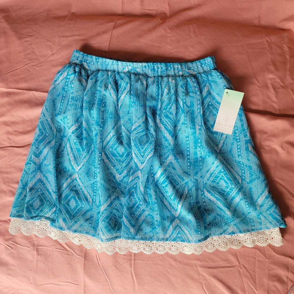 NWT Decree Girls lace trimmed fully lined blue skirt sz Small